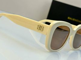 Picture of Balenciga Sunglasses _SKUfw55489457fw